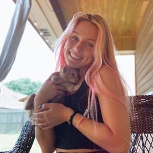 Meet your Posher, Brooke